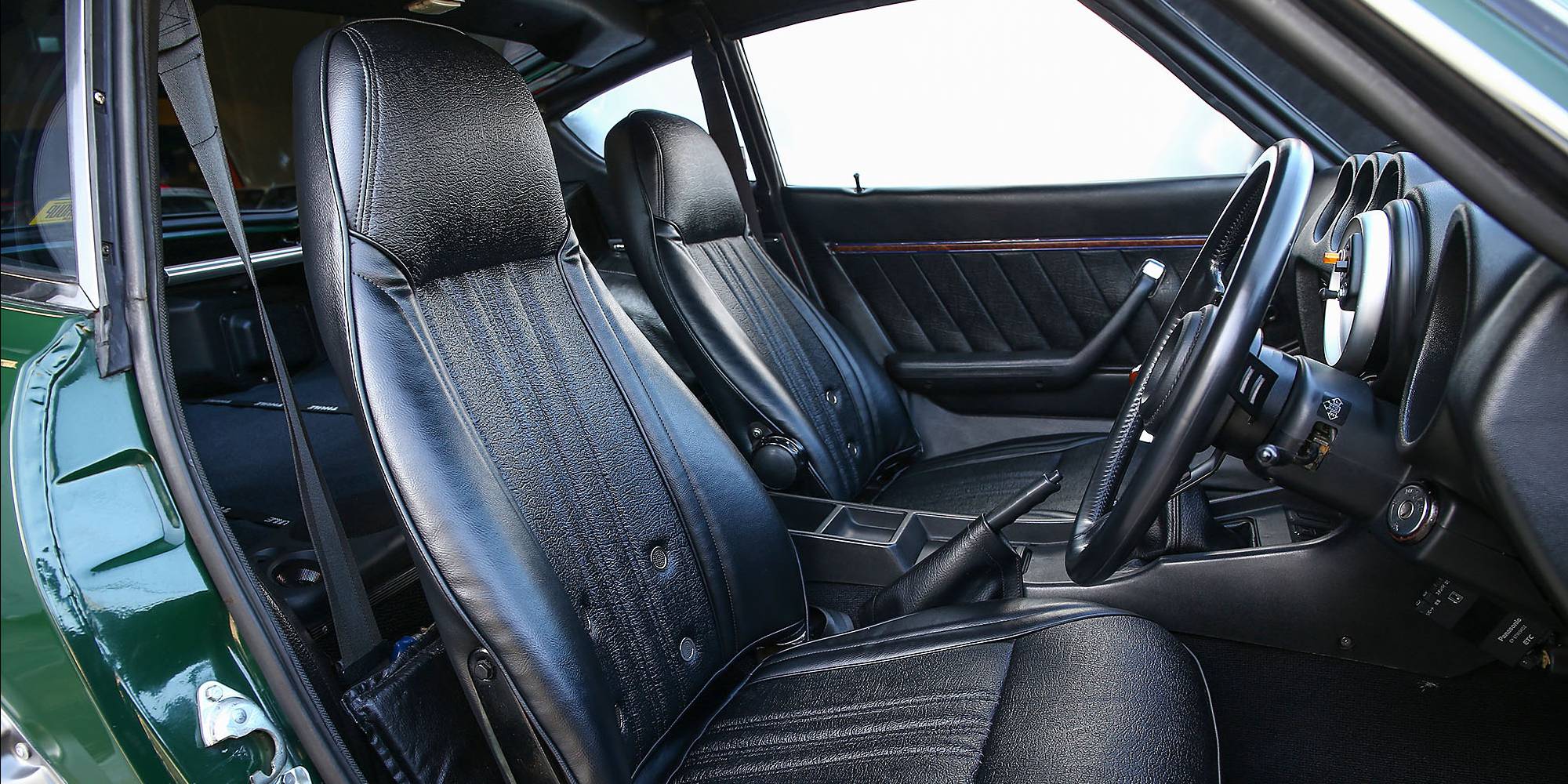 日産フェアレディZ純正ステアリング　S30型　1974年式 日産フェアレディZ純正ステアリング S30型 1974年式 Yahoo