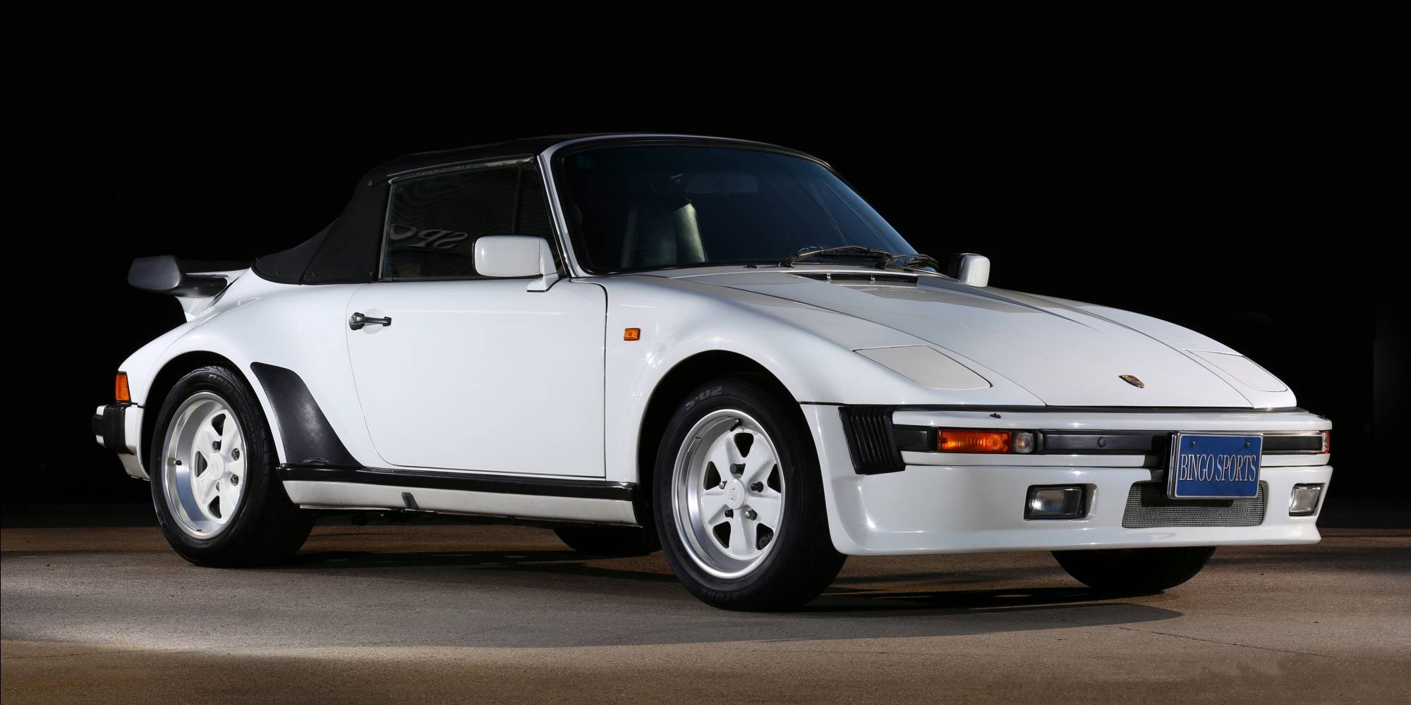 ポルシェ911ターボ カブリオレ 1986年　完成品ダイキャスト製モデルカー 1986年式 ポルシェ 911 (Type930) カレラ フラットノーズ