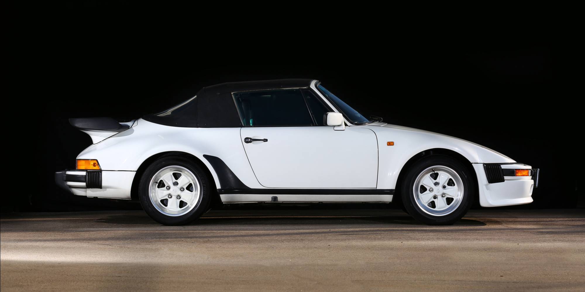 1986年式 ポルシェ 911 (Type930) カレラ フラットノーズ カブリオレ