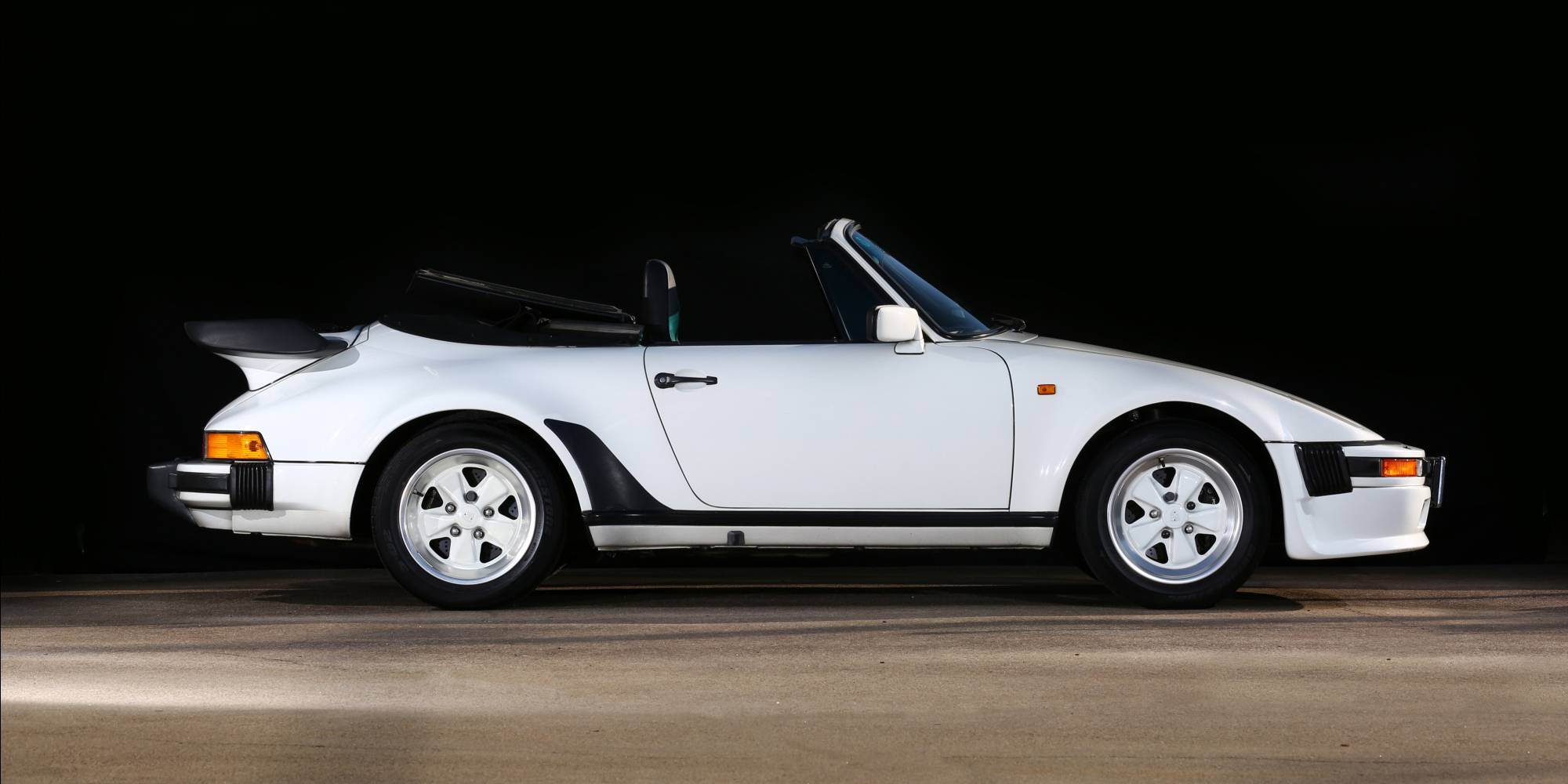 1986年式 ポルシェ 911 (Type930) カレラ フラットノーズ
