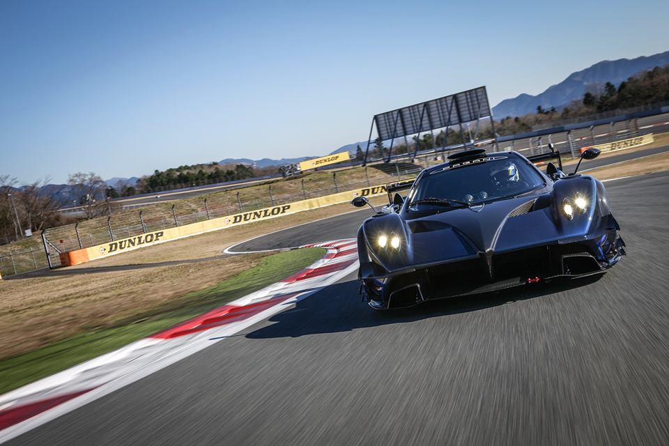 Pagani Zonda Revolucionのポテンシャル|ビンゴスポーツ/希少車