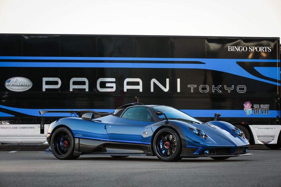 Pagani Zonda Kiryu の英姿 ワールドプレミアの模様を公開 ビンゴスポーツ 希少車 絶版車 高級車の販売 買取