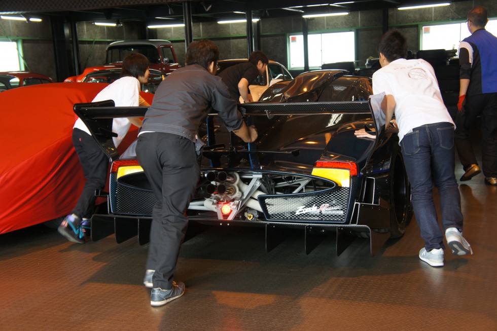 パガーニ ゾンダレヴォリューション」、「フェラーリ 599XX Evo」 at