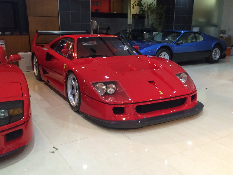 F40 LM、鈴鹿サーキットに向け出動 - 鈴鹿サウンドオブエンジン|ビンゴ