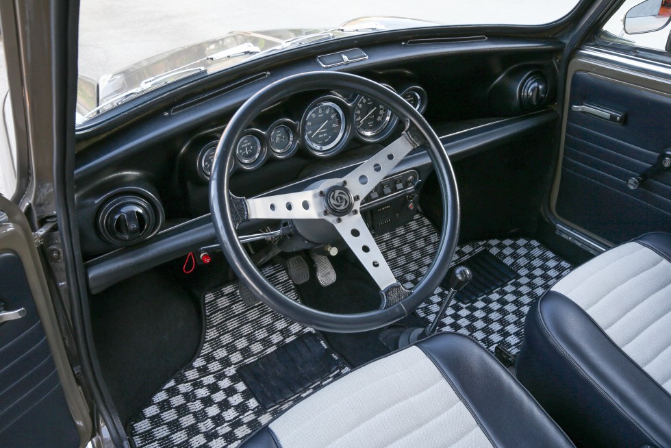 入庫情報】1974年式 イノチェンティ ミニクーパー 1300|ビンゴスポーツ