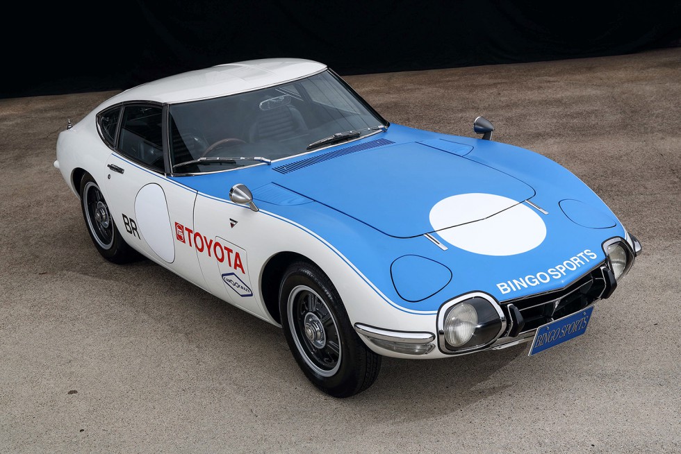 トヨタの2台のスポーツ・カー　2000GT SPORTS 800 TOYOTA 2000GT sports 800 トヨタの2台のスポーツカー 自動車